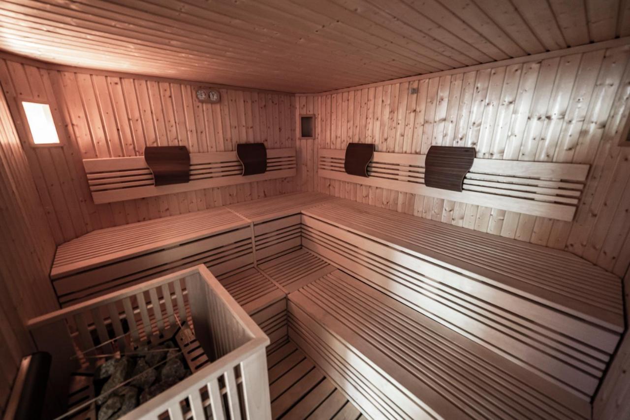 Hotel Garni Paradisi - Wellness & Spa เมซซาโน ภายนอก รูปภาพ