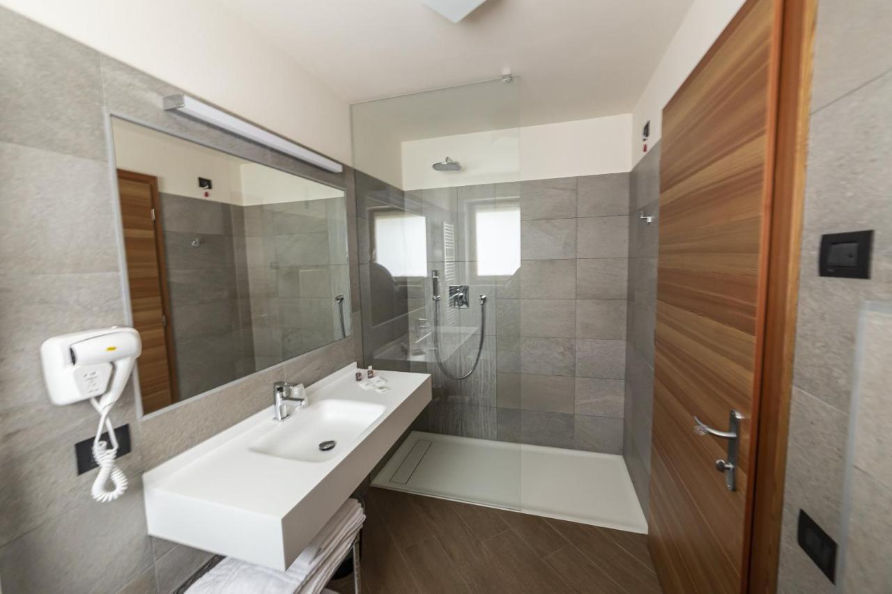 Hotel Garni Paradisi - Wellness & Spa เมซซาโน ภายนอก รูปภาพ