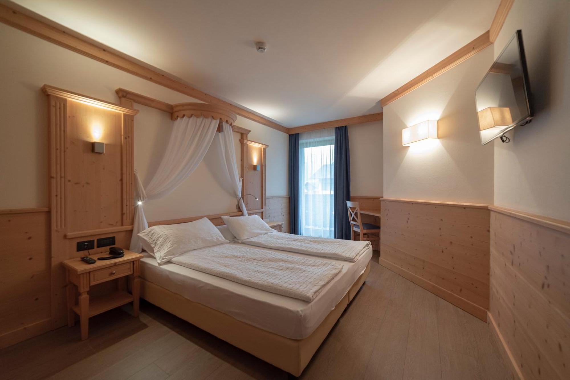 Hotel Garni Paradisi - Wellness & Spa เมซซาโน ภายนอก รูปภาพ