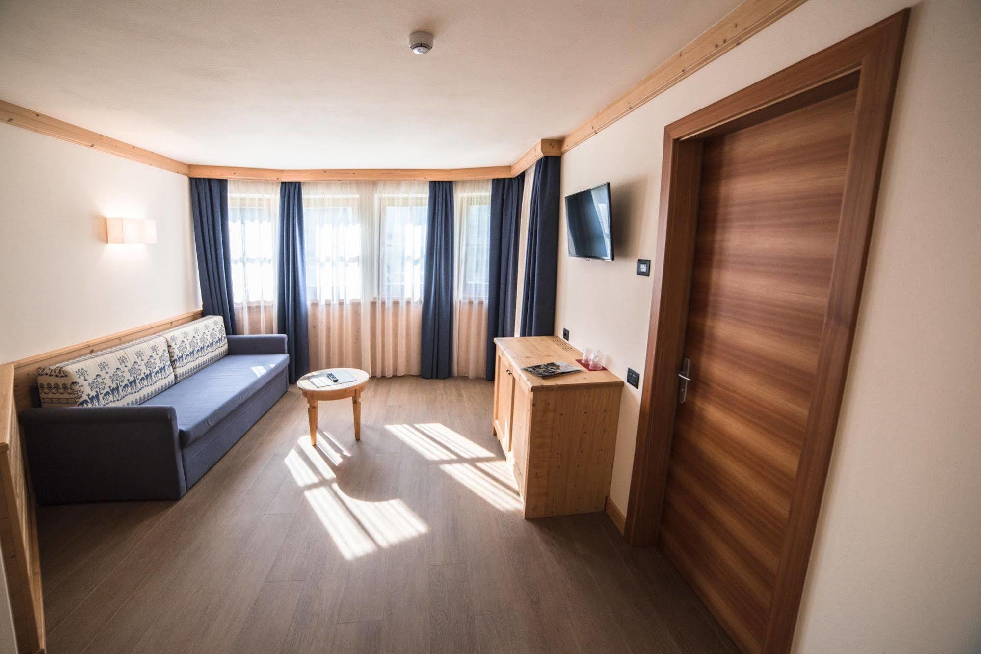 Hotel Garni Paradisi - Wellness & Spa เมซซาโน ภายนอก รูปภาพ