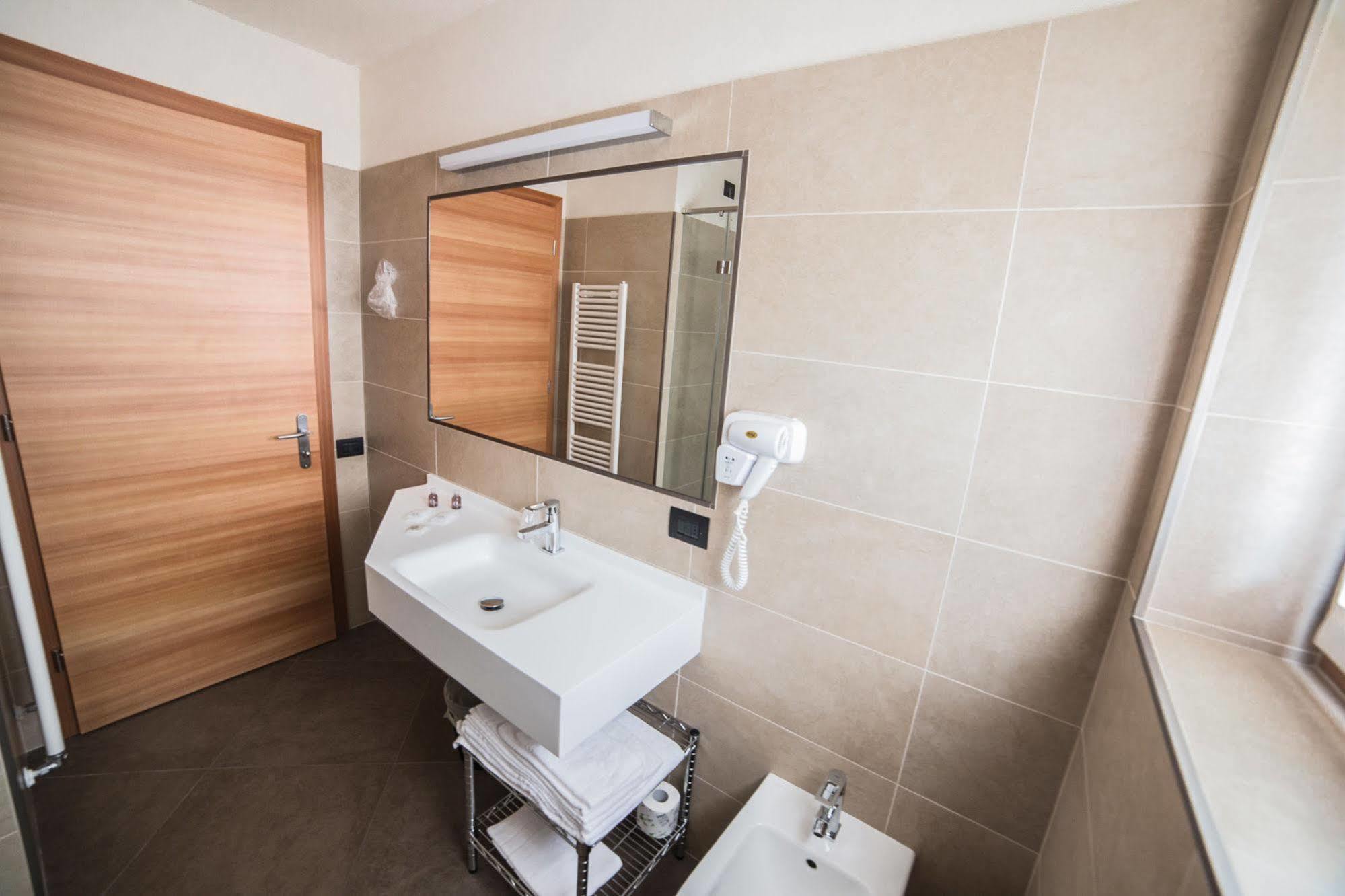 Hotel Garni Paradisi - Wellness & Spa เมซซาโน ภายนอก รูปภาพ