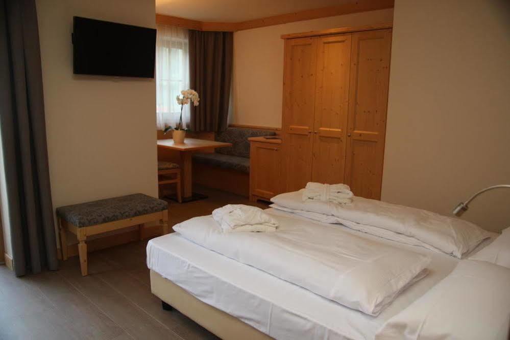 Hotel Garni Paradisi - Wellness & Spa เมซซาโน ภายนอก รูปภาพ
