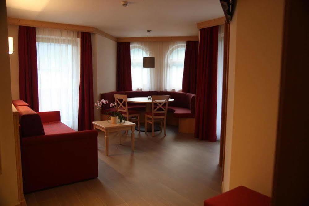 Hotel Garni Paradisi - Wellness & Spa เมซซาโน ภายนอก รูปภาพ